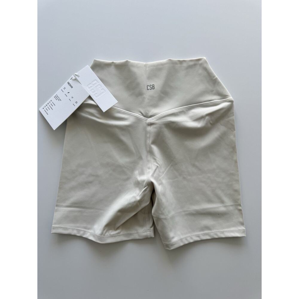 CSB FREEDOM SHORTS 5” Women’s Vanilla Medium NWT